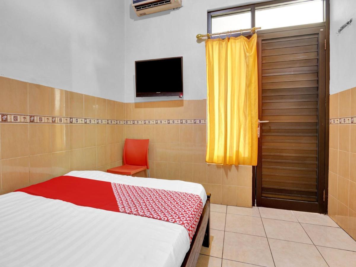 OYO 90695 Srikandi Nologaten Hotel Yogyakarta Bagian luar foto