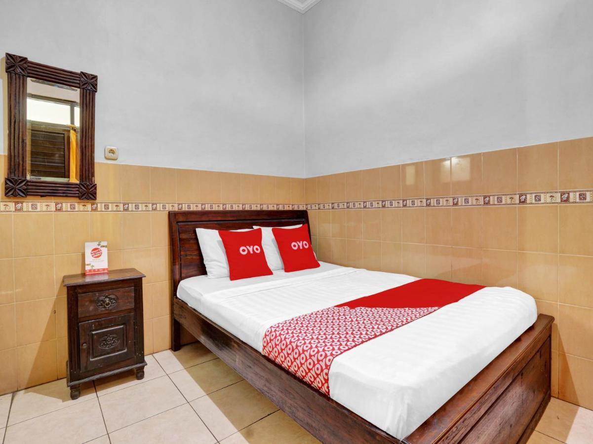 OYO 90695 Srikandi Nologaten Hotel Yogyakarta Bagian luar foto