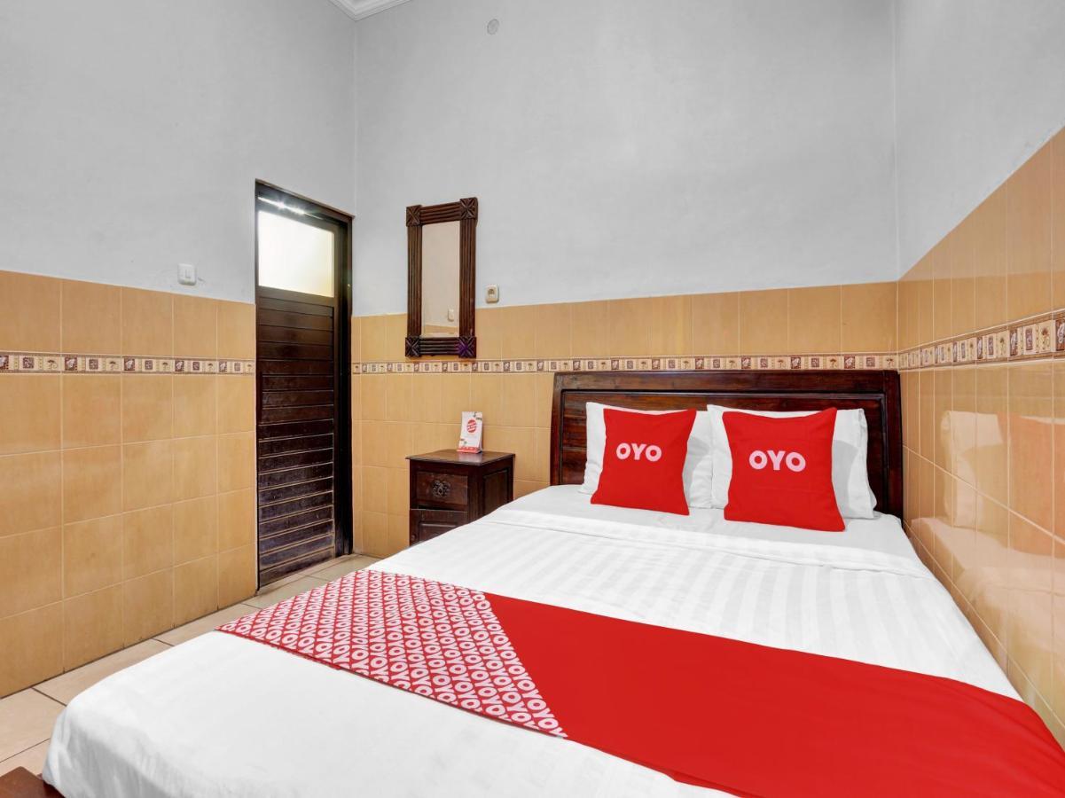 OYO 90695 Srikandi Nologaten Hotel Yogyakarta Bagian luar foto