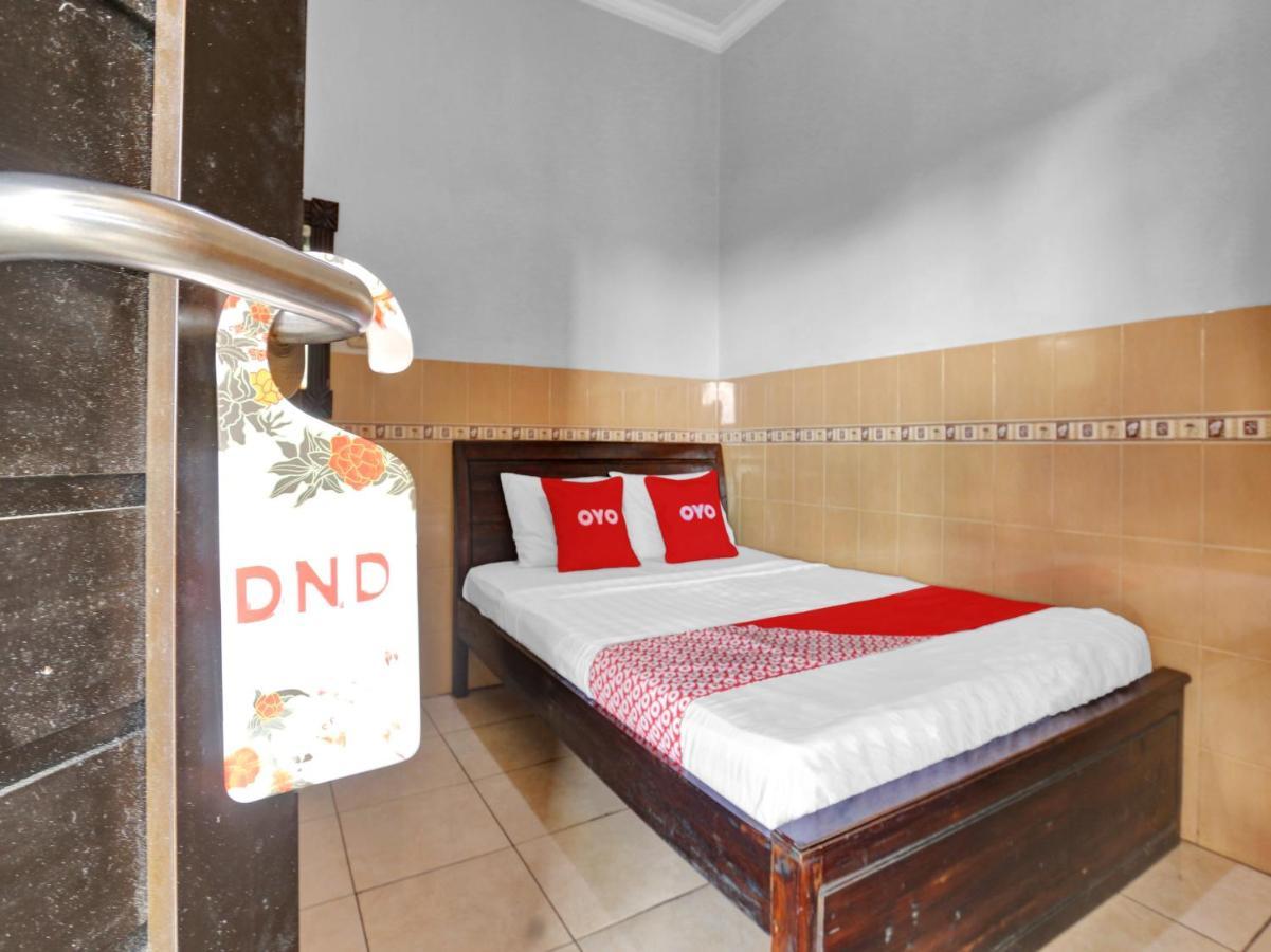 OYO 90695 Srikandi Nologaten Hotel Yogyakarta Bagian luar foto