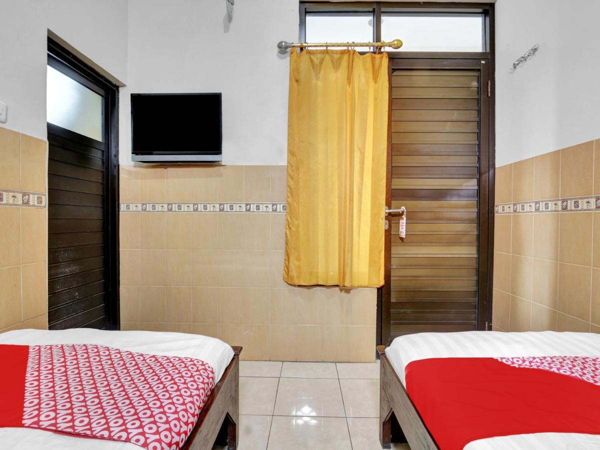 OYO 90695 Srikandi Nologaten Hotel Yogyakarta Bagian luar foto