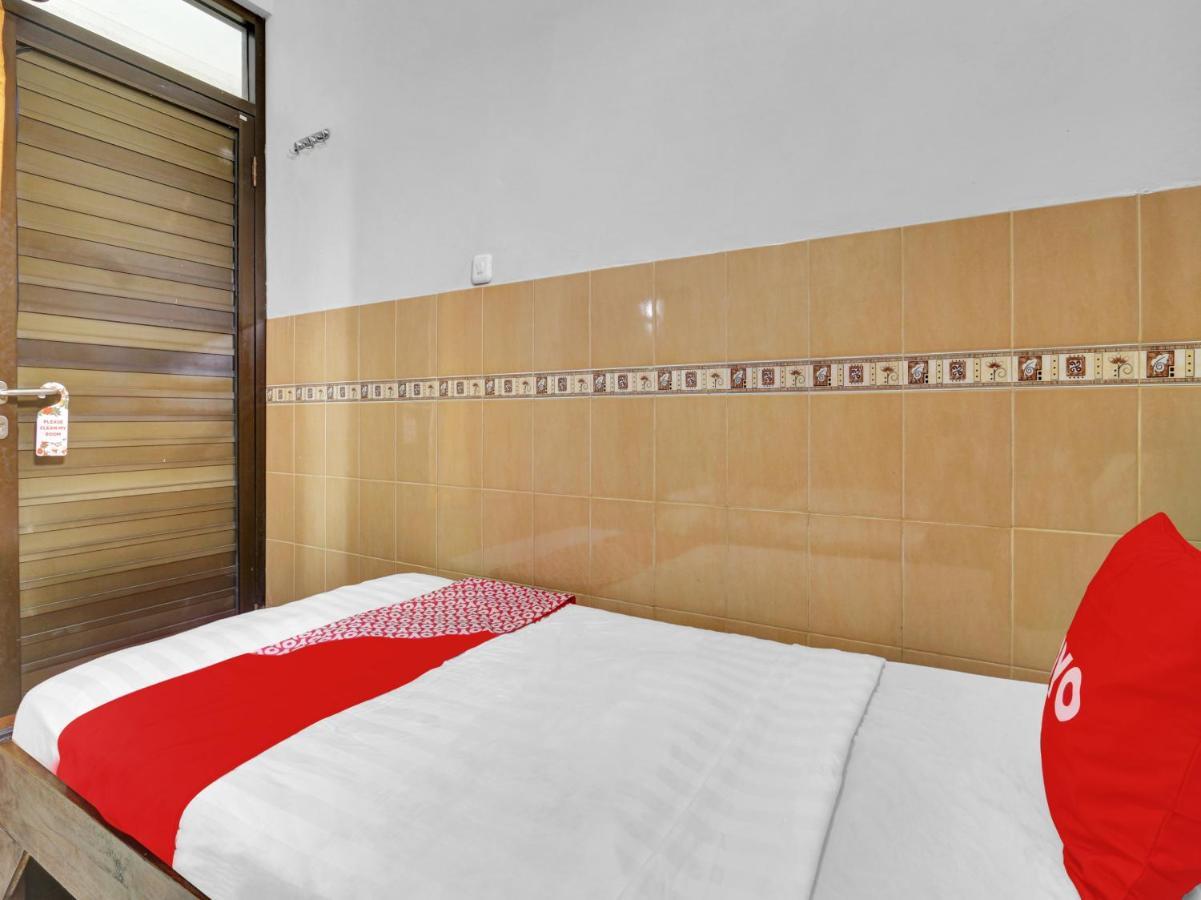 OYO 90695 Srikandi Nologaten Hotel Yogyakarta Bagian luar foto