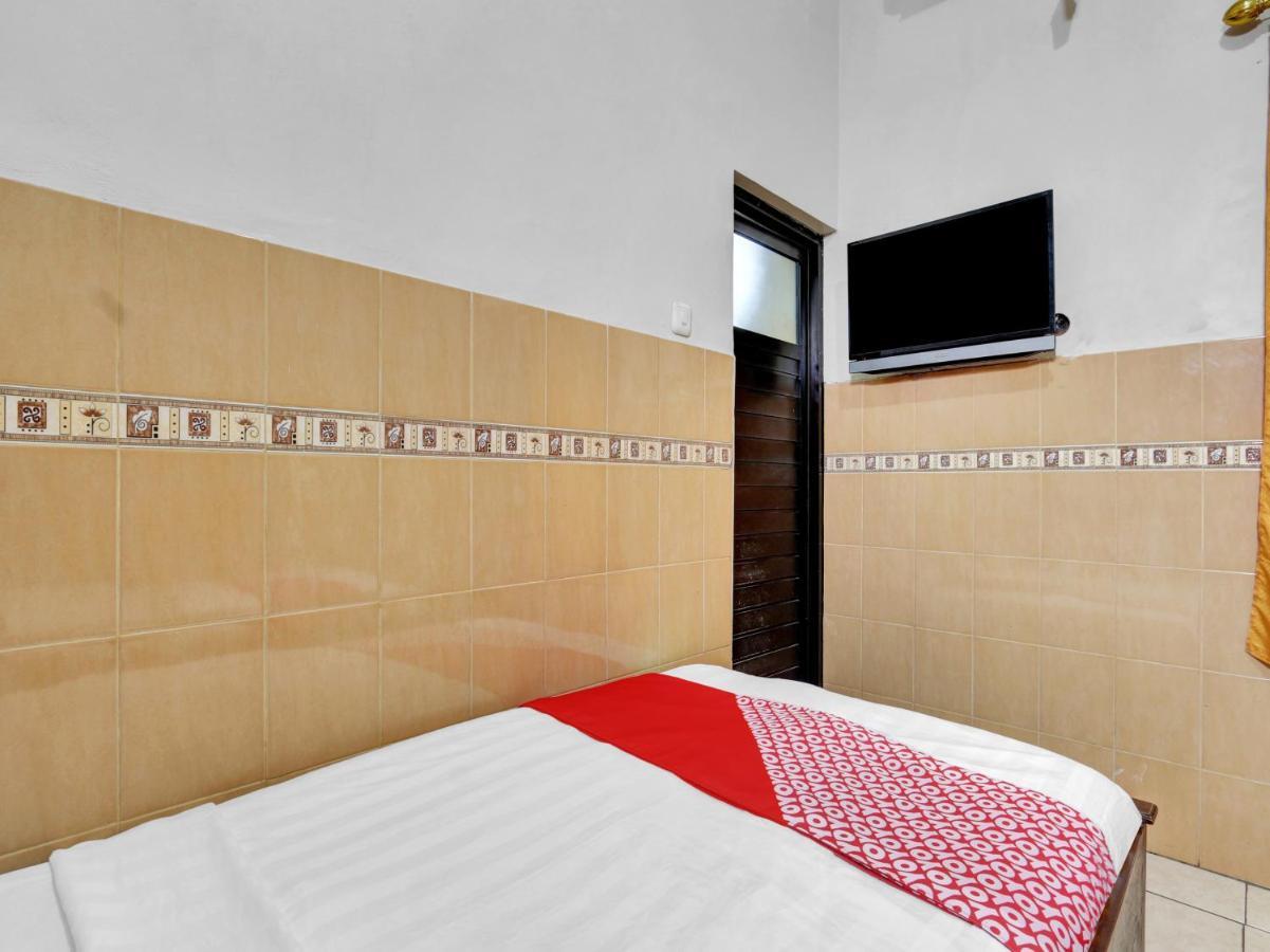 OYO 90695 Srikandi Nologaten Hotel Yogyakarta Bagian luar foto